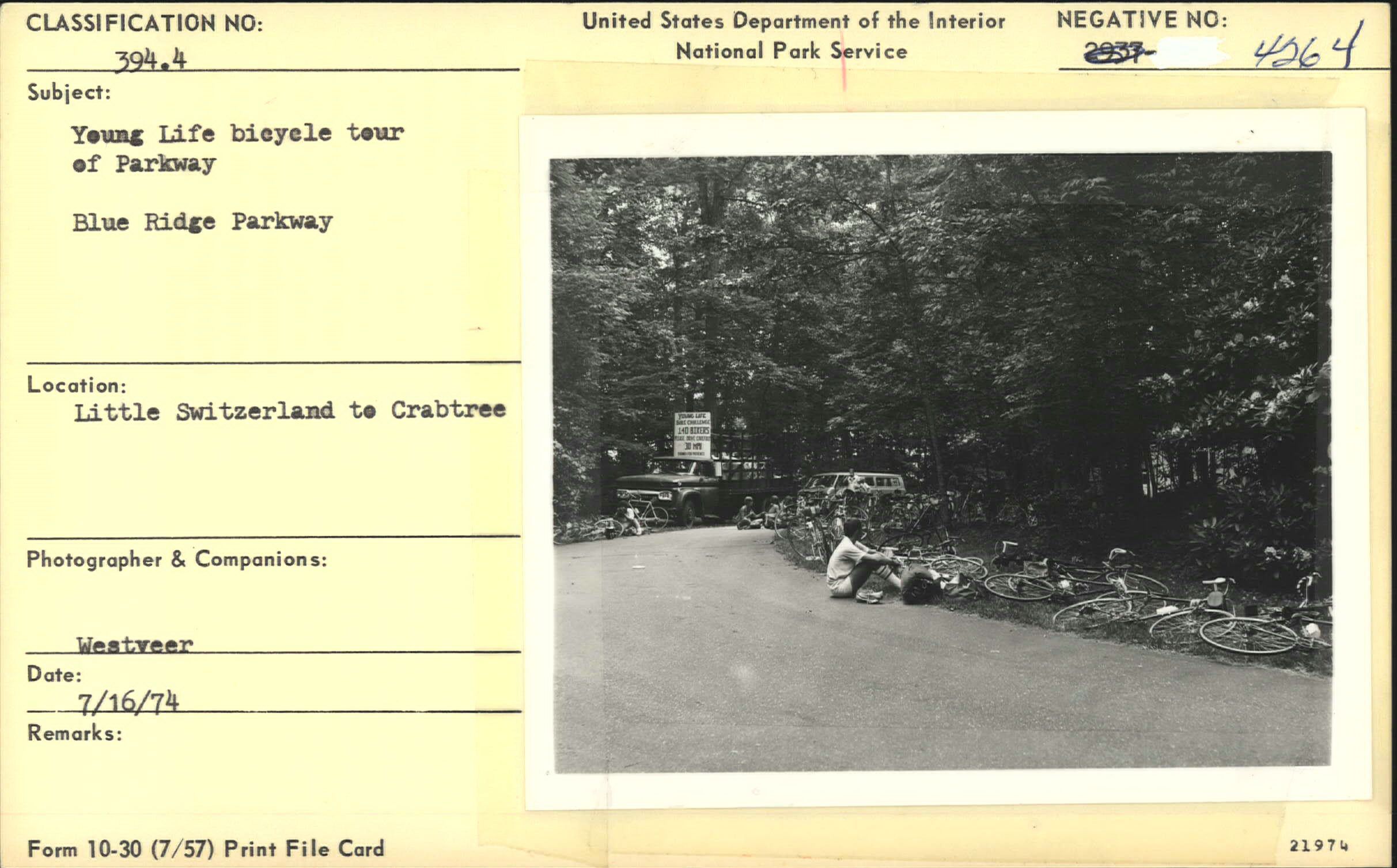 "Young Life" bicycle tour on the Parkway