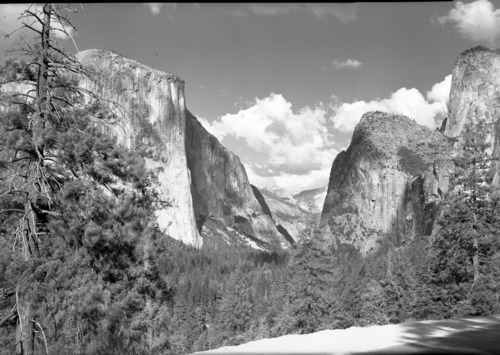 Yosemite Valley from the Wawona Road showing deep narrow gorge.