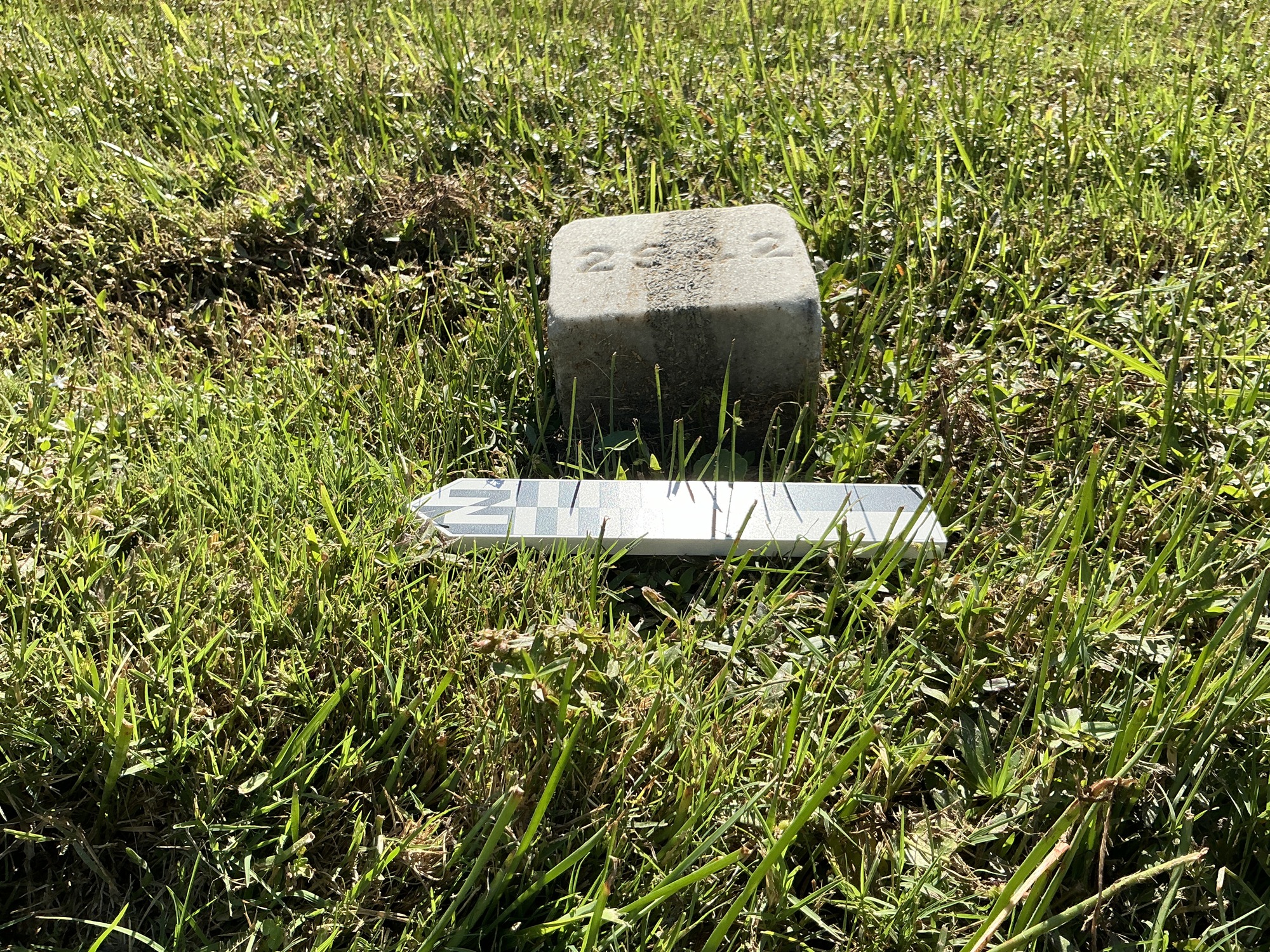 Extra image of flat marble marker