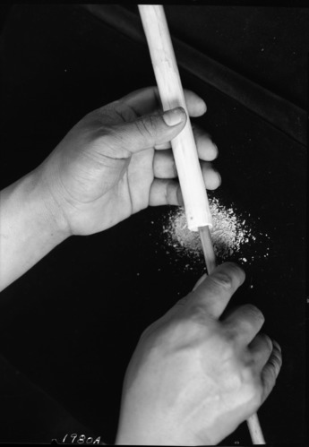 Le-me hollowing out stick for flute.