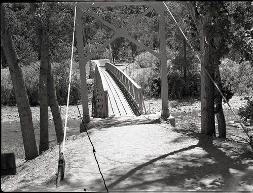 Emerald Pools Trailhead and the footbridge across the Virgin River.