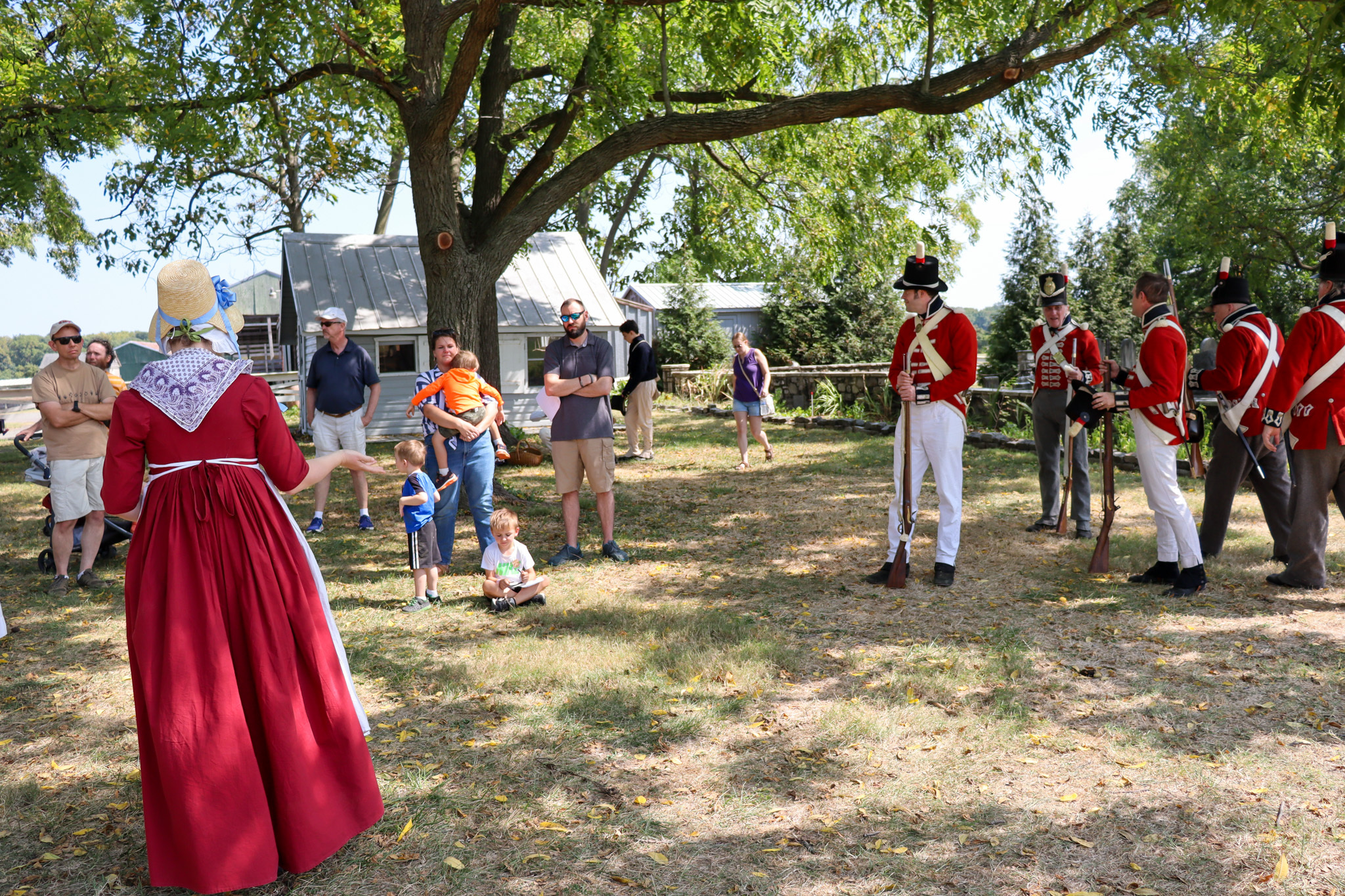 Living historians talking to visitors at Todd's Inheritance