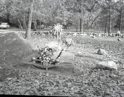 Burial site of Louisa Tom in yosemite Valley. (One of five photos - Rl-1917, 14, 250-14,252).