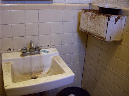 FODU-Damaged Paint at Fort Dupont Maintenance Facility, January 5, 2009