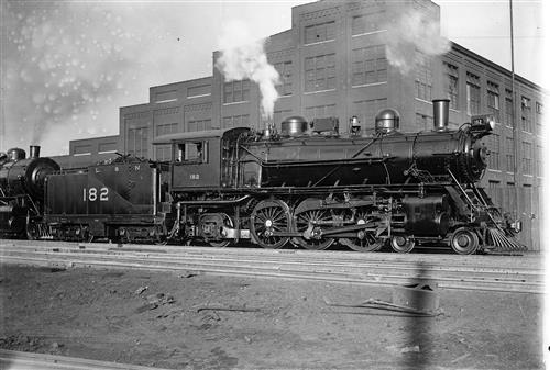 011/001.447--Louisville & Nashville Railroad Locomotives [Group 2]
