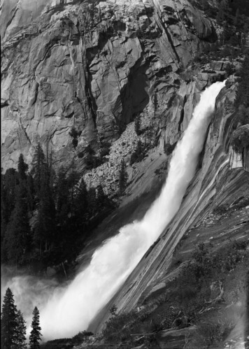 Nevada Fall profile from the trail.