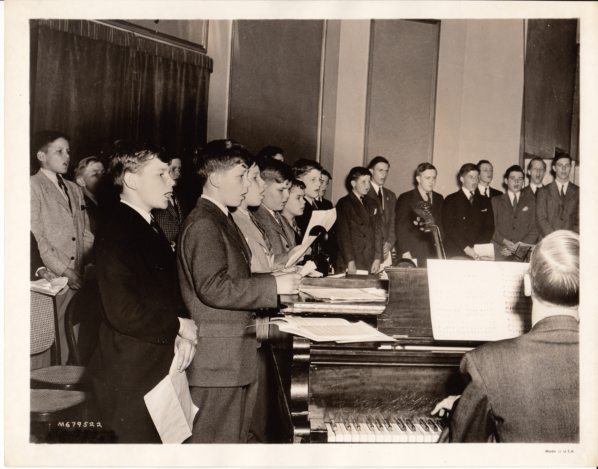 The Glee Club from the Carteret School at the Mayor's luncheon during the Edison Pageant of Progress.