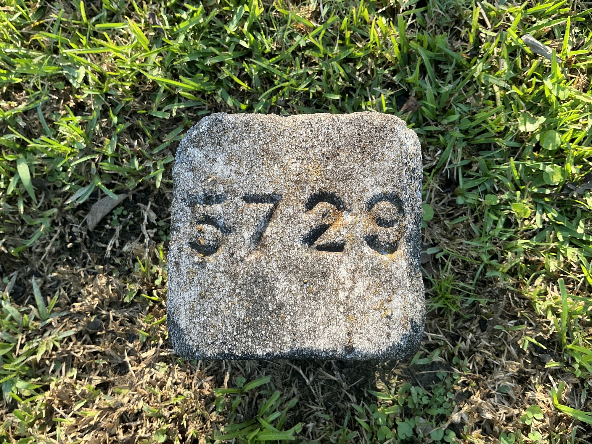 Top of flat marble marker