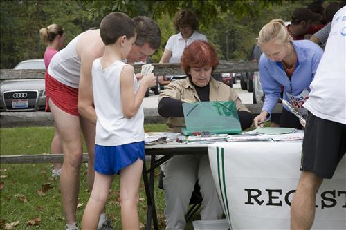 Fall Fun Run registration volunteer
