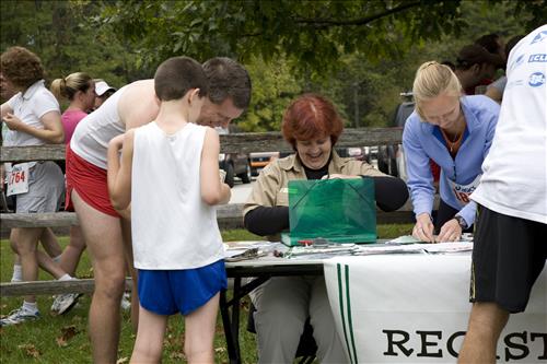 Fall Fun Run registration volunteer
