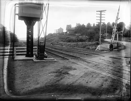 C4181-C4185--Elmhurst, PA--Elevated crossing shanty [1917.08.04]