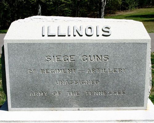 Siege Guns, 2nd Illinois Artillery Reg. Monument at Shiloh National Military Park in May 2004