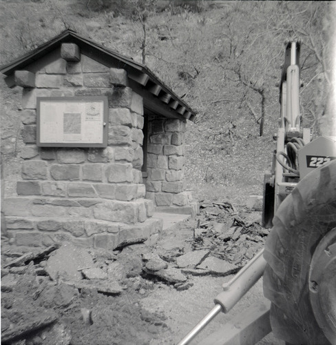 Construction around interpretive structure near the Temple of Sinawava.