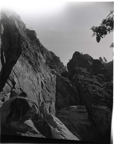 BW photo of a rock slide along the Narrows Trail.