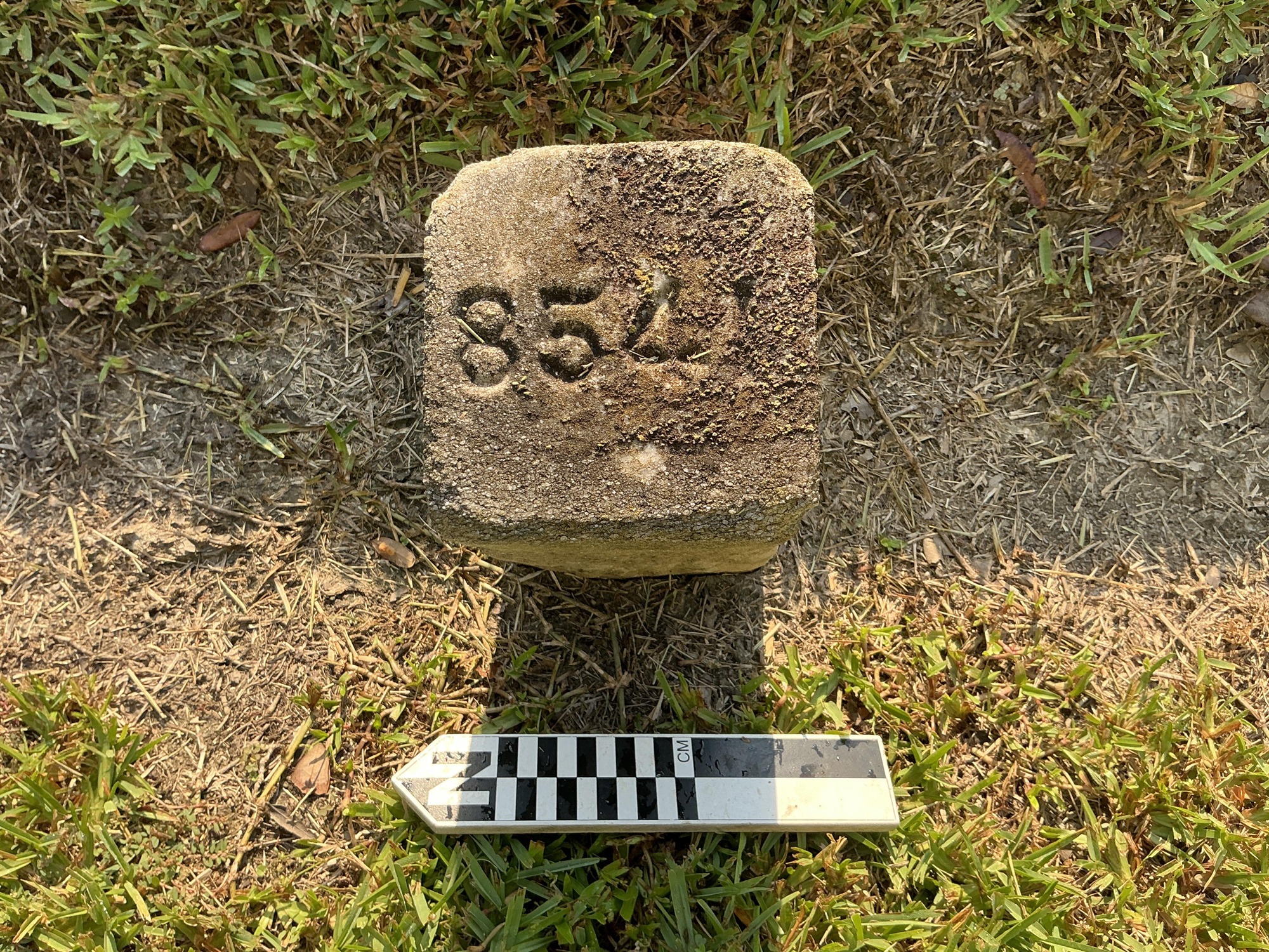 Extra image of flat marble marker