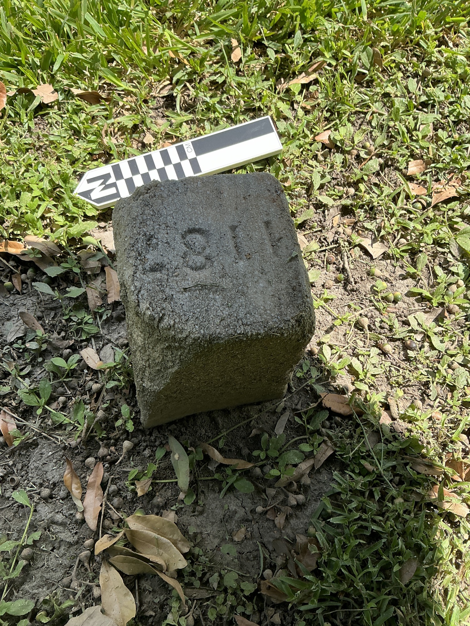 Extra image of flat marble marker