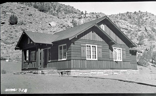 Front view, residence Building 9, Oak Creek.