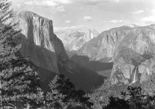 Tunnel View - Yosemite Valley.