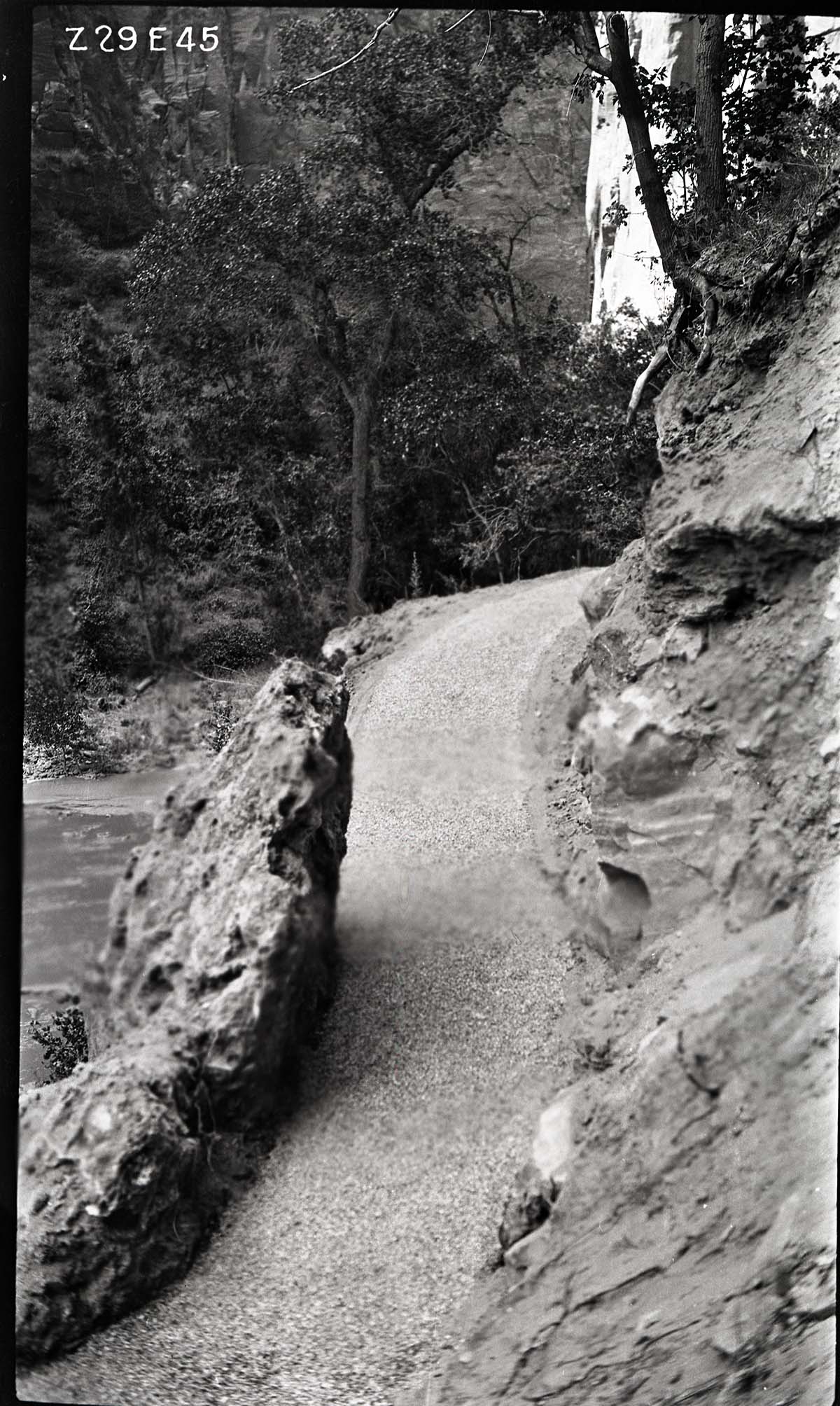 Narrows Trail construction with a detail of the locking course.