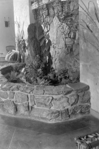 Copy Neg: L. Radanovich, November 2003. Solarium fountain at the Ahwahnee.