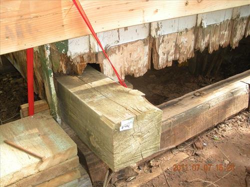 APIS, Devils Island Boathouse