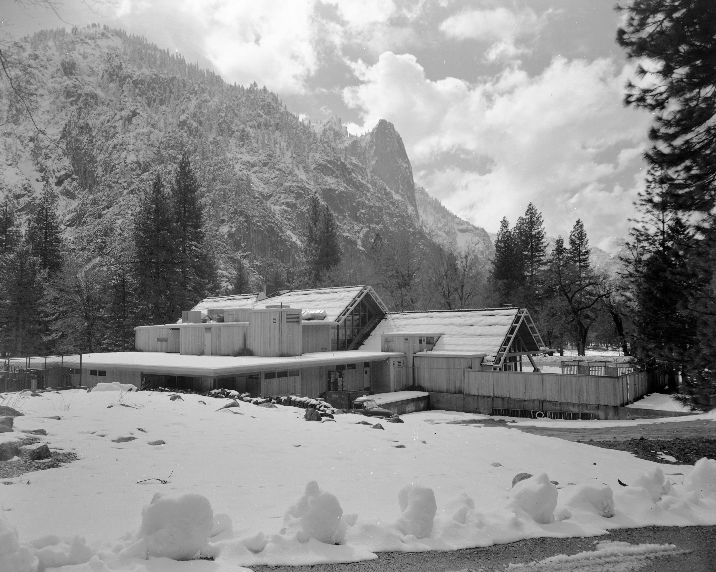 Subject: Degnan's Restaurant. extra negs (duples [?]) + Degnan's Dorm. Kat