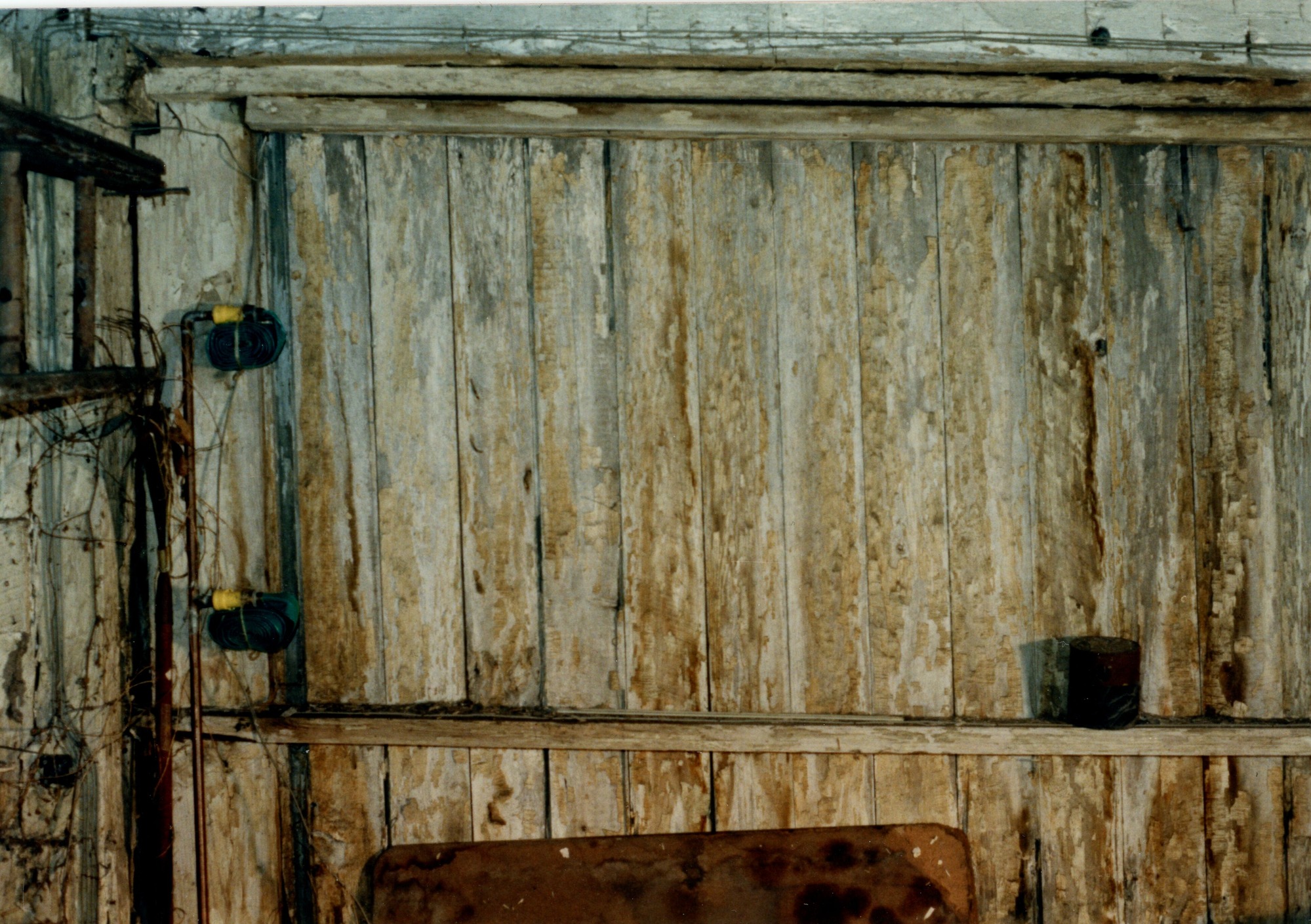 HS-2: east bay- south wall