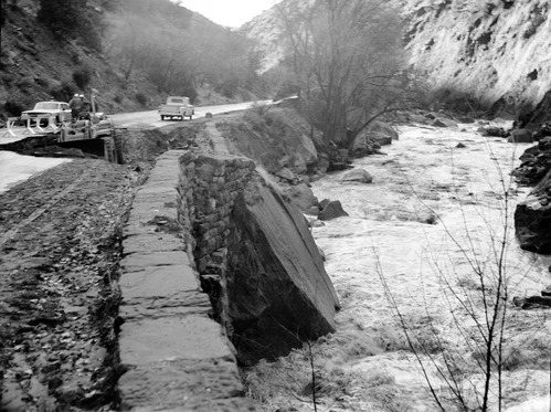 Flood damage - washed out road near Court of the Patriarchs.