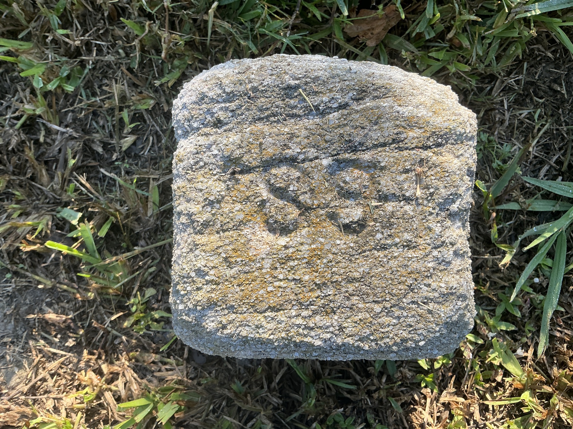 Top of flat marble marker