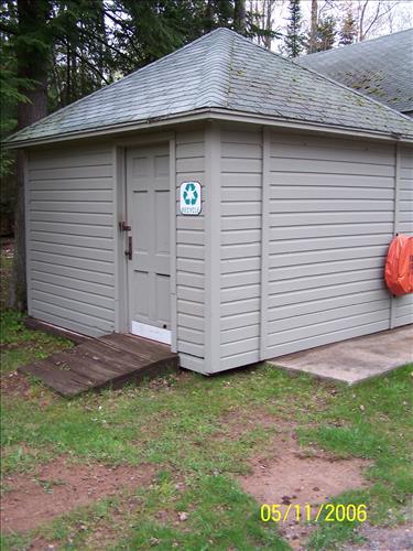 APIS, Little Sand Bay Non-Historic Buildings