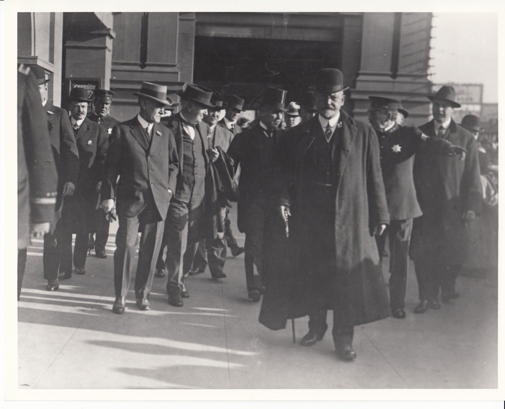 Thomas Edison in group on 1915 California trip.