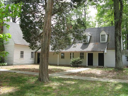 LogHouse Conference Center at George Washington Birthplace National Monument in April 2012