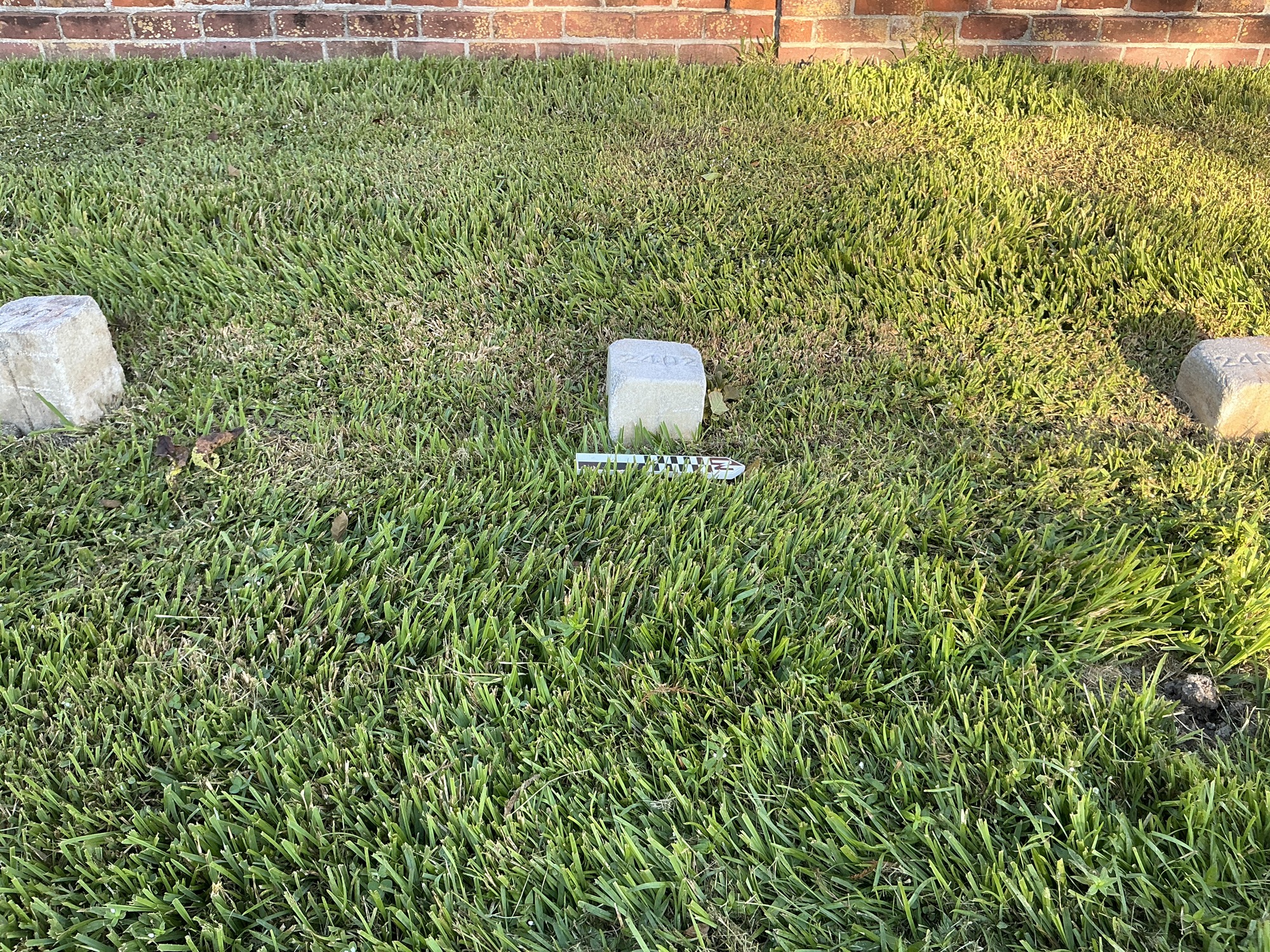 Extra image of flat marble marker