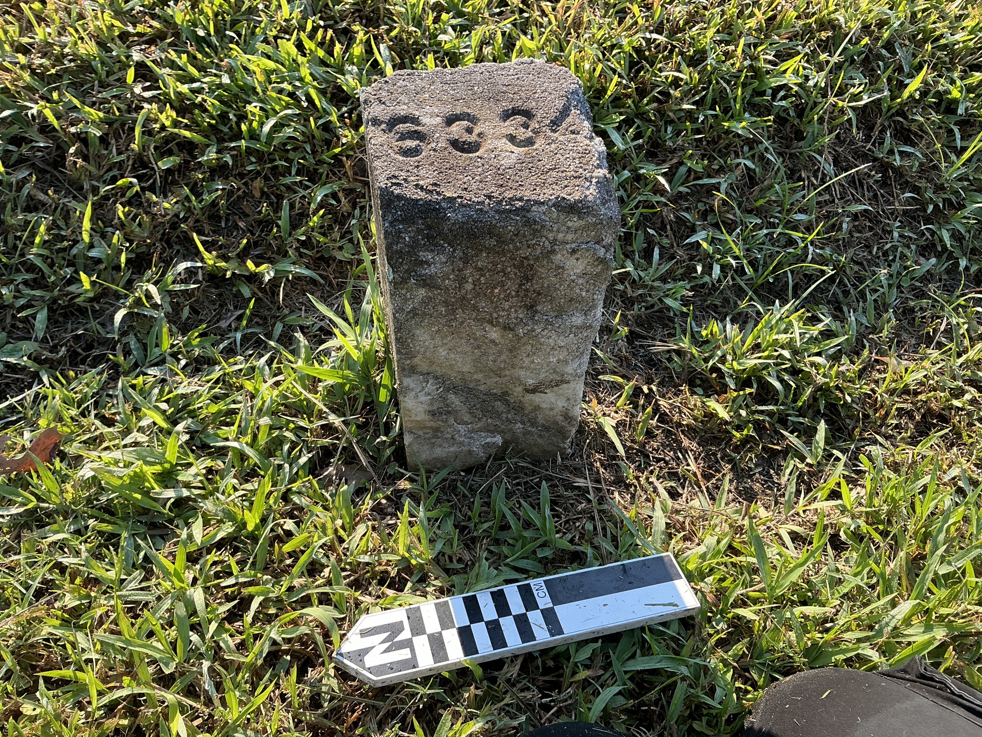 Extra image of flat marble marker