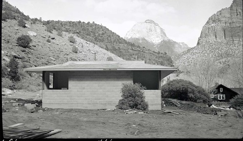 Construction, residence Building 11, Oak Creek.