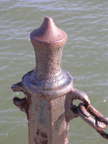 Promenade seawall at Castillo de San Marcos National Monument in January 2008