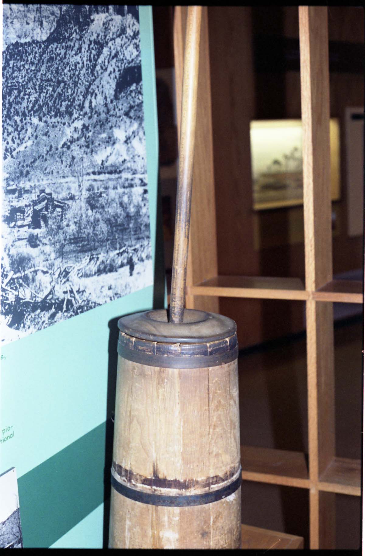 Color Photos of the old visitor center exhibits.