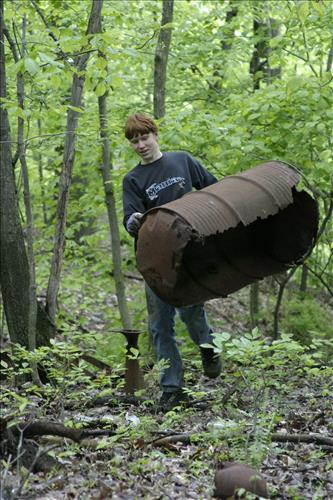 RiverDay trash clean up youth volunteers