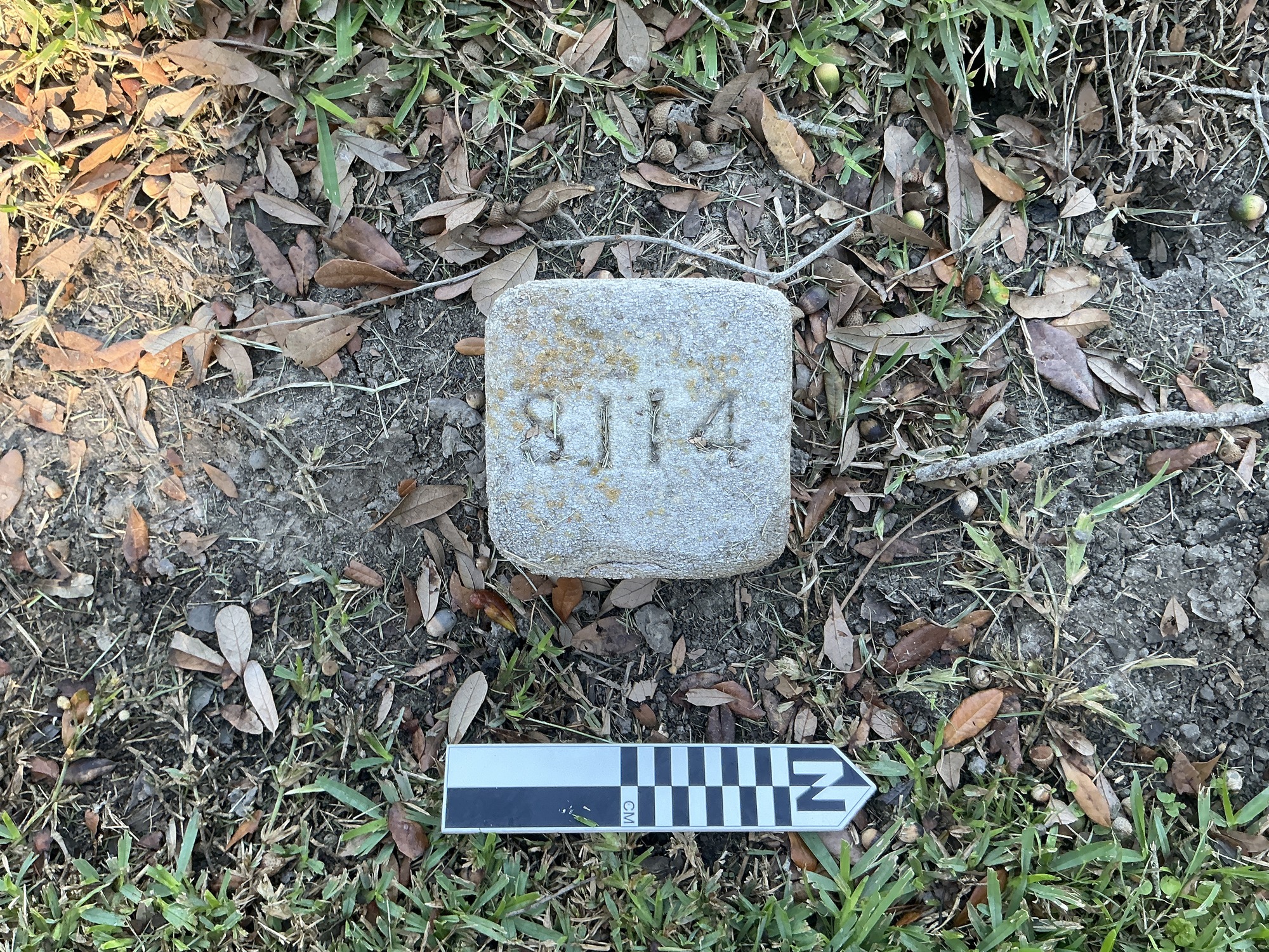 Extra image of flat marble marker