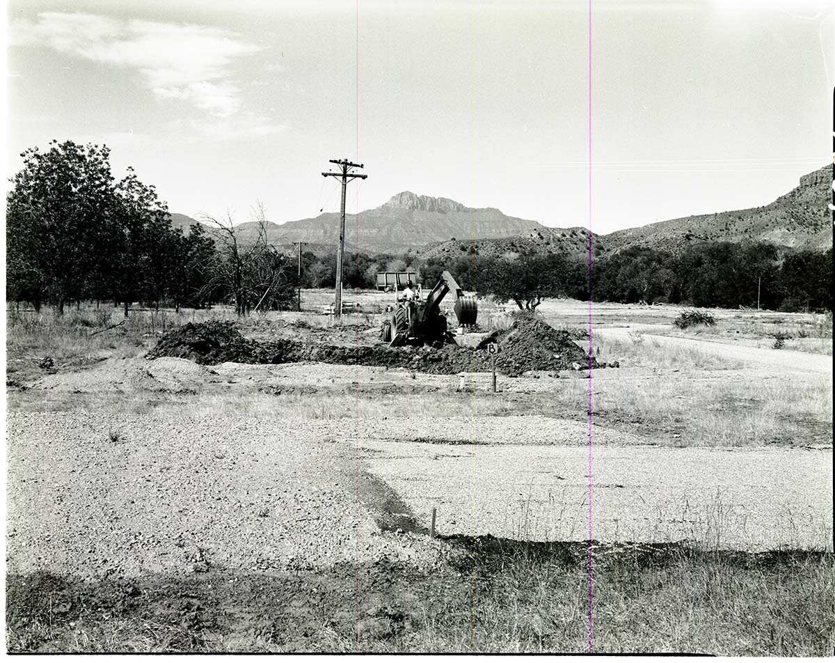 Construction of comfort stations in the Watchman Campground ('B' Loop).