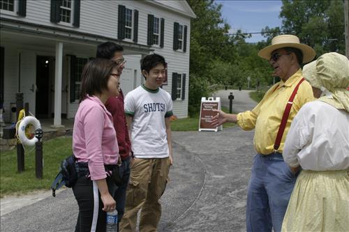 Costumed Volunteers at Canal Visitor Center