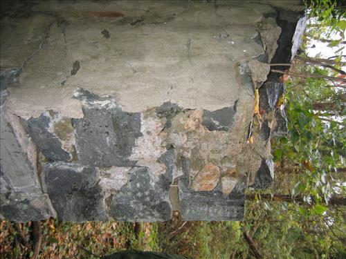 Springhouse at Glover-Archbold Park in November 2007