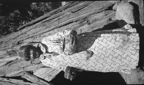 Maggie "Tabuce" Howard, Mono Lake Paiute. Copy Neg: Bob Woolard, 10/94. On 5 x 7.