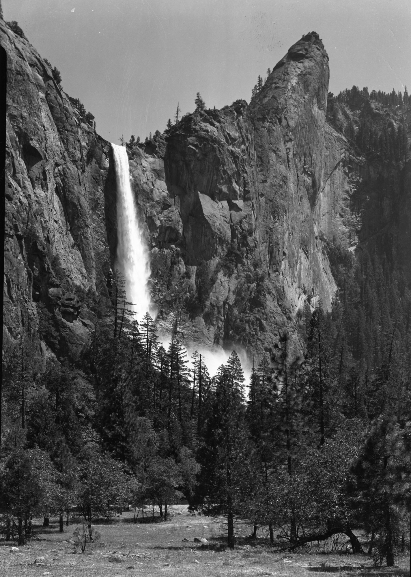 Bridalveil Fall & Leaning Tower. Height of Fall 620'.
