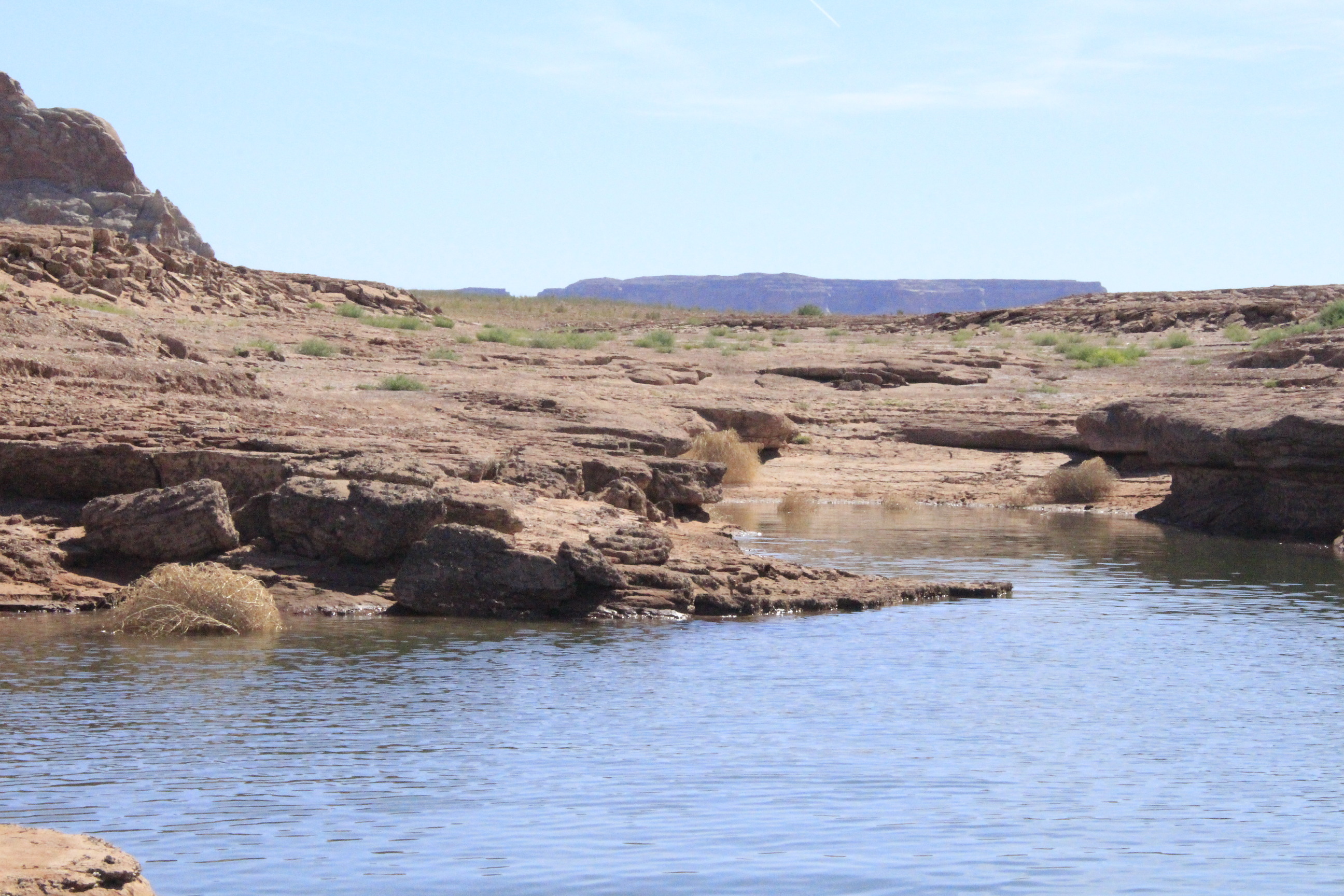 Shallow water ends in a canyon cut