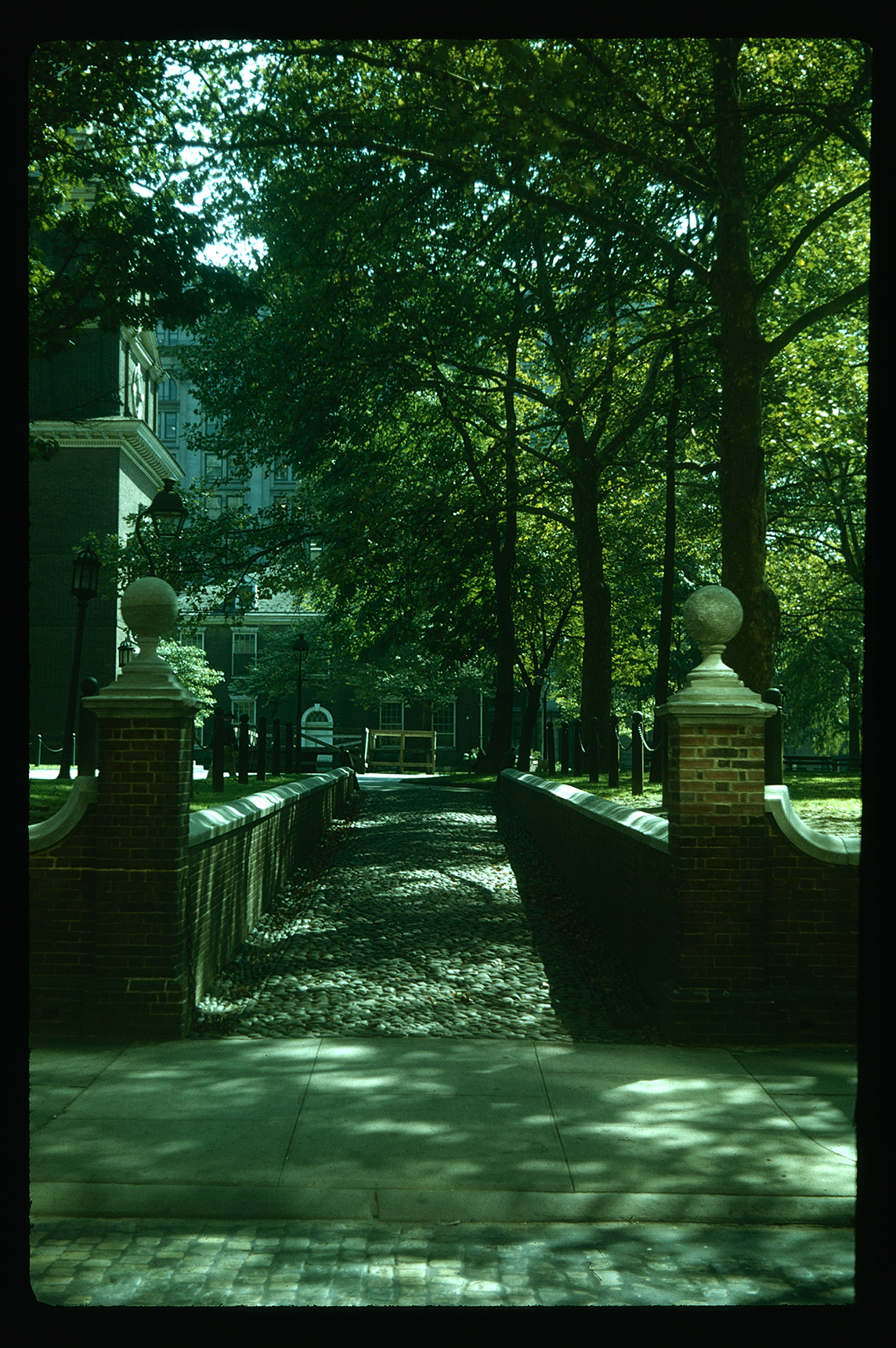 Indepence Square Cobble Stone Walk From Sixth Street