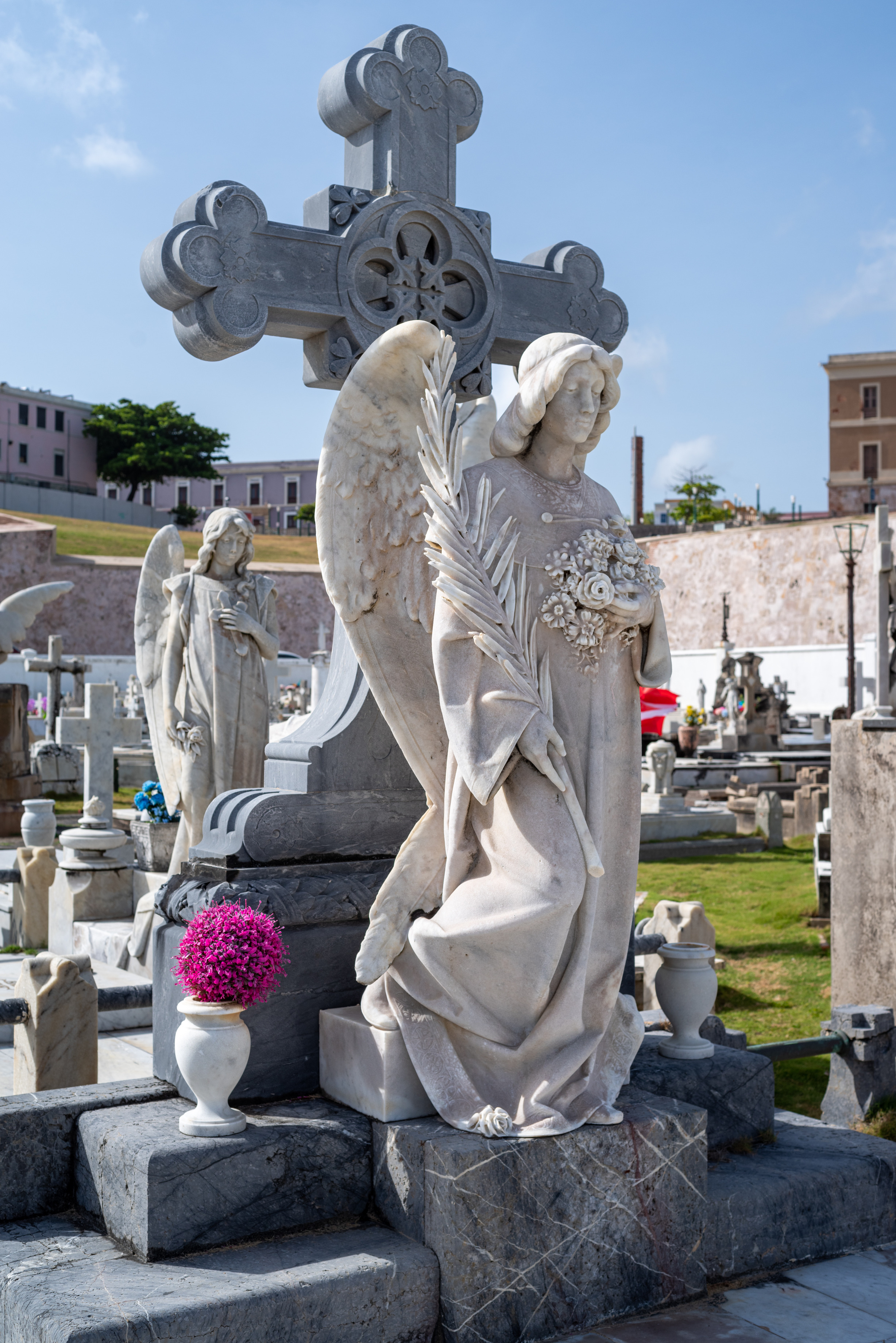Stone Angel Grave Monument