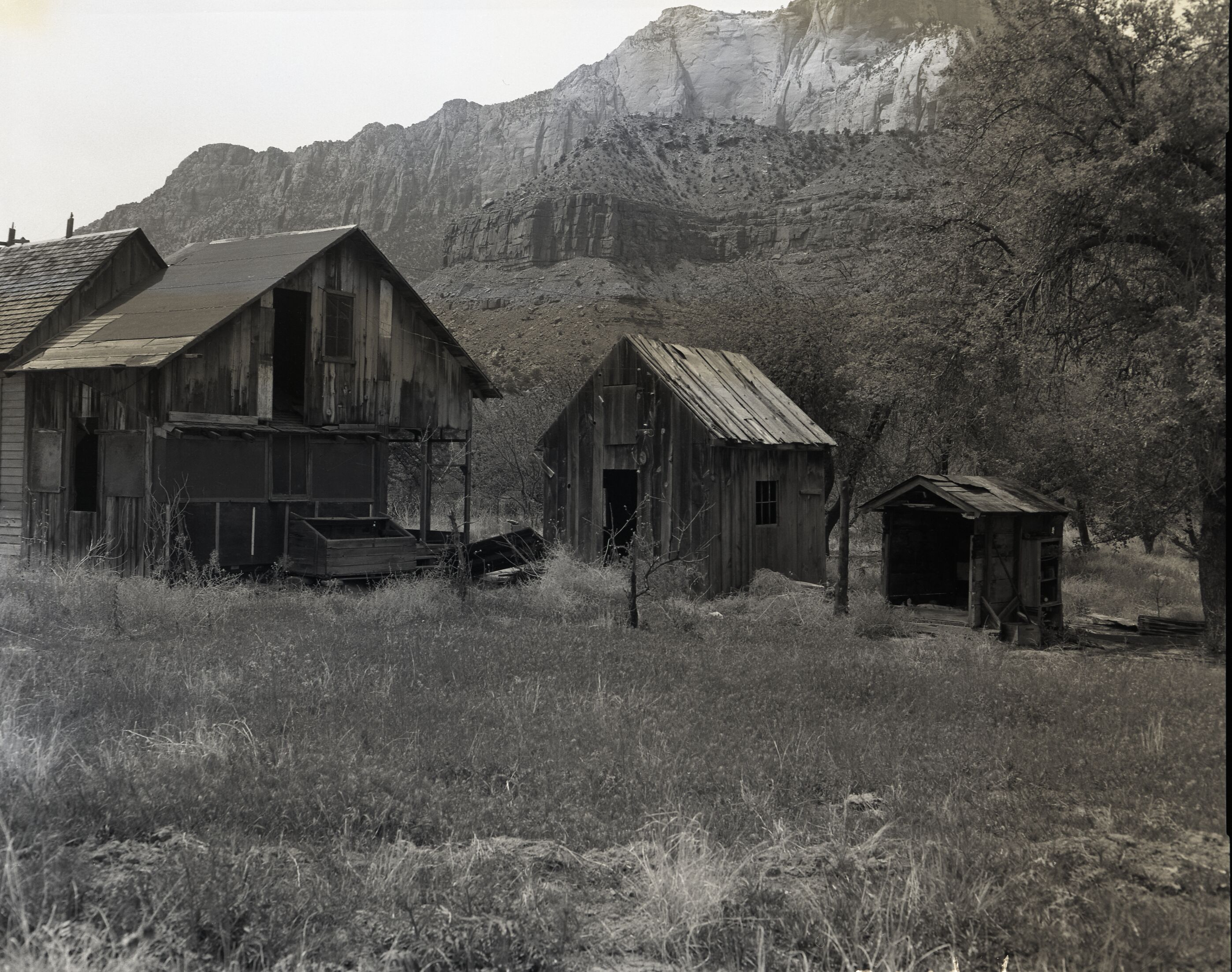 Samuel Crawford property building before dismantling and area clean-up.