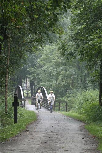Trailblazer volunteers riding towpath