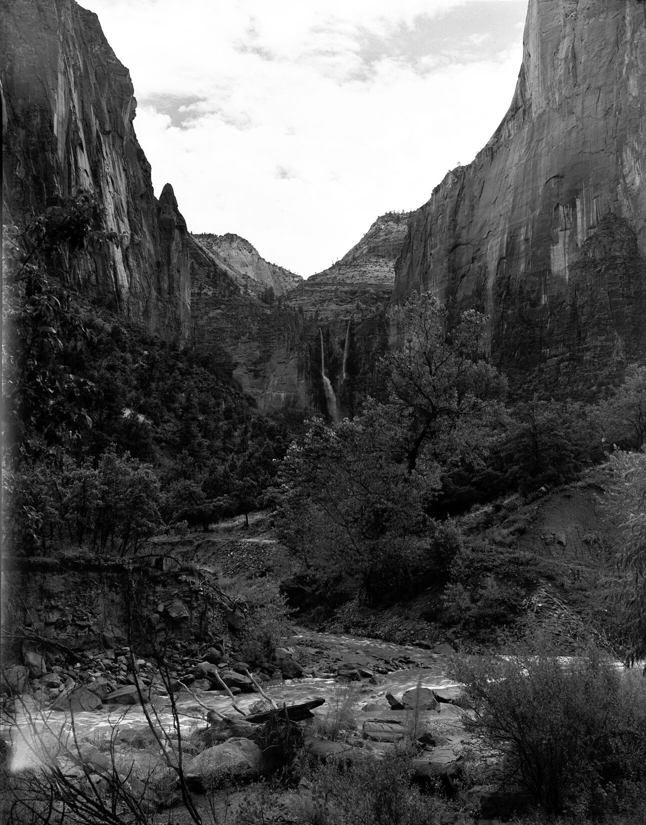 Waterfall at Birch Creek from Court of the Patriarchs.